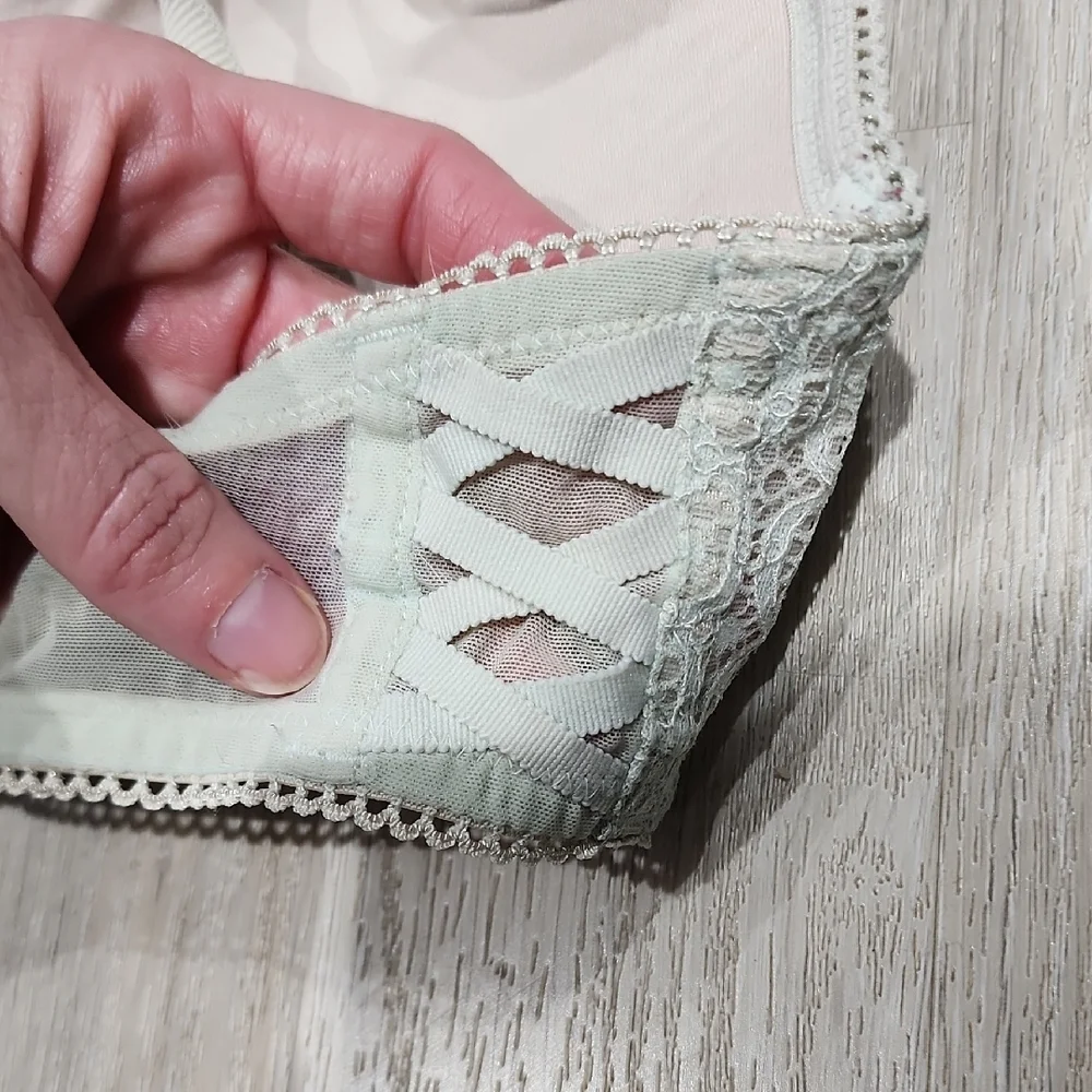 Victoria's Secret Pale Mint Lace Push-Up Bra
